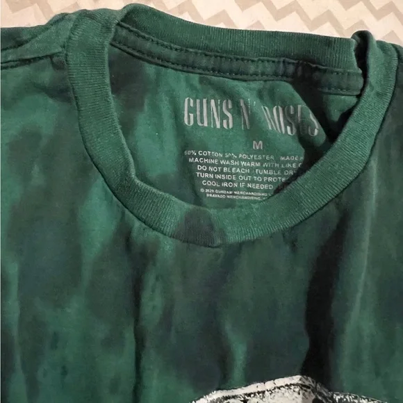 Guns N’ Roses - Picture 2 of 2